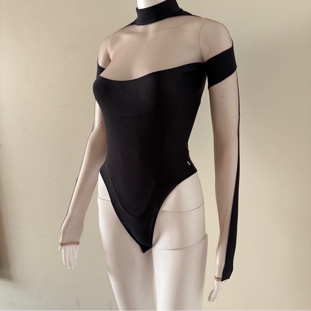 Mugler hot top